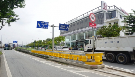 Dải phân cách chống lật xe đầu tiên ở Sài Gòn có gì đặc biệt ?